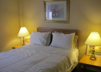 A1 B&B Surrey hotel thumbnail 4