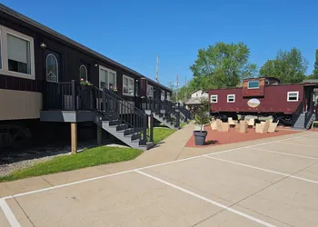 Sugarcreek Village Inn hotel thumbnail 2