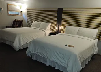 Sugarcreek Village Inn hotel thumbnail 6