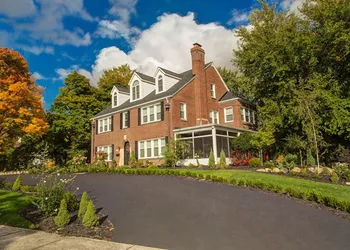 Knob Hill Bed & Breakfast hotel thumbnail 2