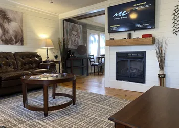Eureka Zen Cottages hotel thumbnail 3