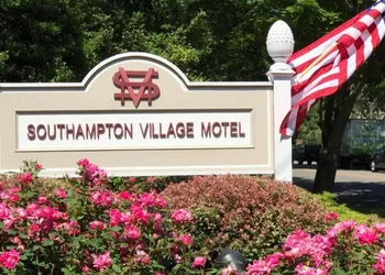 Southampton Village Motel hotel thumbnail 3