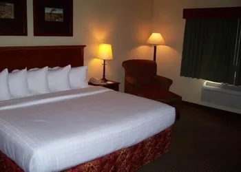 Borger Ambassador Inn hotel thumbnail 4