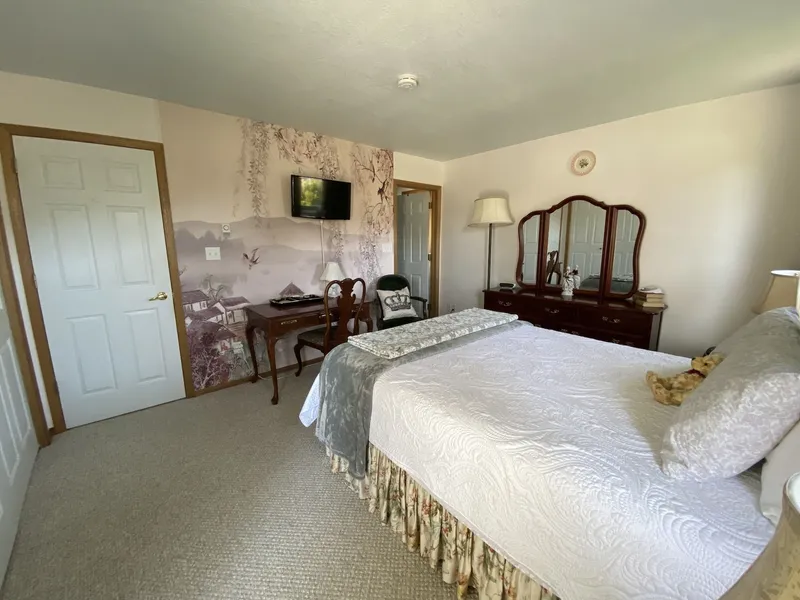 Crown House Bed & Breakfast hotel detail image 6