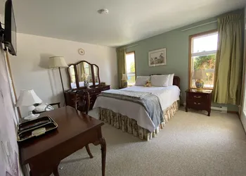 Crown House Bed & Breakfast hotel thumbnail 8