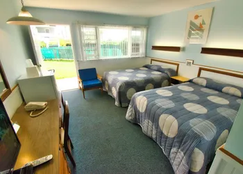 Harborside Motel hotel thumbnail 3