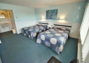 Harborside Motel hotel thumbnail 4