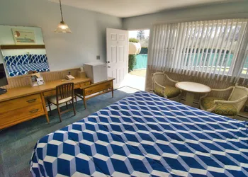 Harborside Motel hotel thumbnail 5