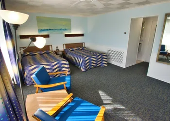 Harborside Motel hotel thumbnail 6