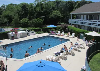 Harborside Motel hotel thumbnail 7