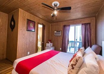 The Wisconsin Wood Inn hotel thumbnail 2