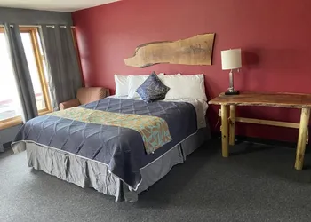 The Wisconsin Wood Inn hotel thumbnail 4