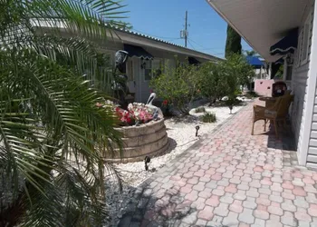 Parker Manor Resort hotel thumbnail 3