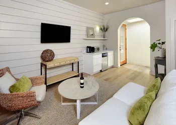 Rockhouse Suites hotel thumbnail 7