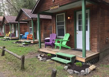 Pine Crest Motel And Cabins hotel thumbnail 3