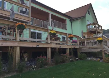 Roam Inn hotel thumbnail 2