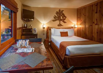 Cedar Glen Lodge hotel thumbnail 2