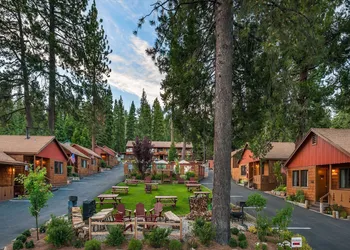 Cedar Glen Lodge hotel thumbnail 3