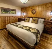 Cedar Glen Lodge hotel detail image 7