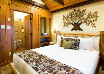 Cedar Glen Lodge hotel thumbnail 8