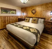 Cedar Glen Lodge hotel detail image 3