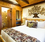 Cedar Glen Lodge hotel detail image 4