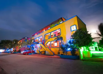 Del Sol Beachfront Hotel and Condos hotel thumbnail 4