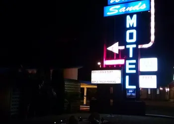 White Sands Motel hotel thumbnail 2