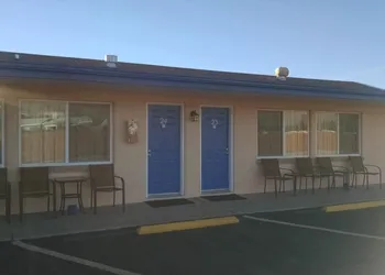 White Sands Motel hotel thumbnail 3
