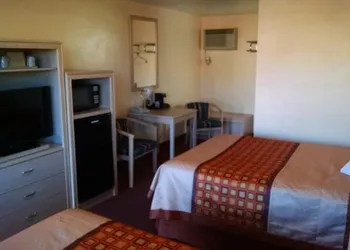 White Sands Motel hotel thumbnail 5
