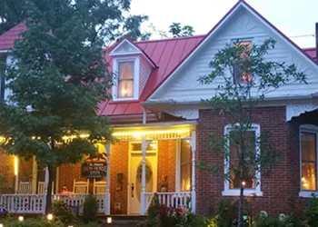 Historic Iron Horse Inn hotel thumbnail 2