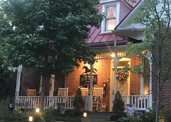 Historic Iron Horse Inn hotel thumbnail 3
