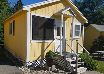 Sunnyside Motel & Cottages hotel thumbnail 2