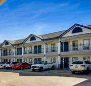 Executive Inn & Suites hotel detail image 5