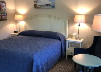 Island Place hotel thumbnail 8