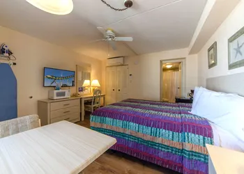 Royal Hawaiian Motel hotel thumbnail 3