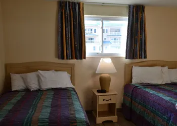 Royal Hawaiian Motel hotel thumbnail 5