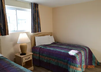 Royal Hawaiian Motel hotel thumbnail 7