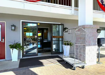 Atlantic Eyrie Lodge hotel thumbnail 6
