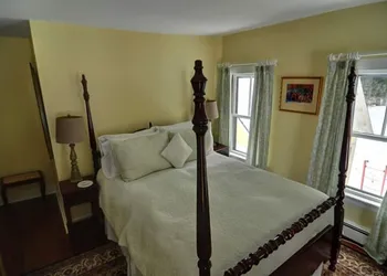 RiverWood Inn hotel thumbnail 7
