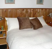 Cedar Song B & B and Cottage hotel detail image 7