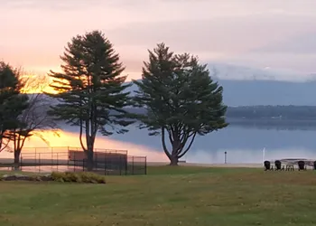Inn at Pleasant Lake hotel thumbnail 8