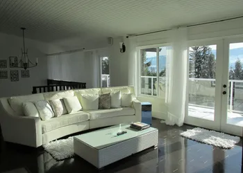 Le Chateau du Lac hotel thumbnail 8
