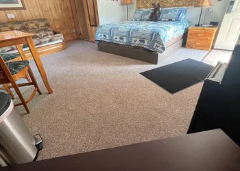 Red Moose Lodge hotel thumbnail 7