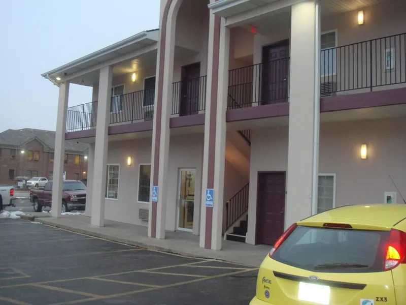 Townhouse Inn & Suites hotel detail image 2