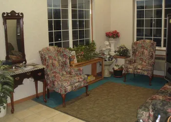 Townhouse Inn & Suites hotel thumbnail 5