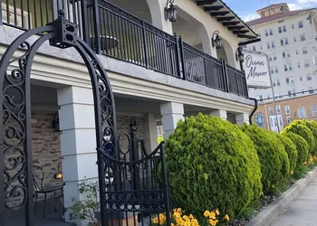 Ocean Manor Inn hotel thumbnail 2