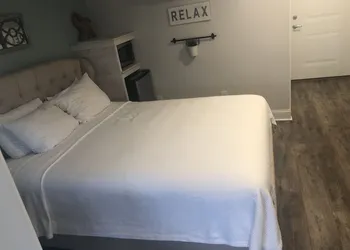 Ocean Manor Inn hotel thumbnail 7