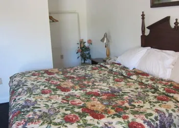 Lamplighter Motel - Clinton, Connecticut hotel thumbnail 3