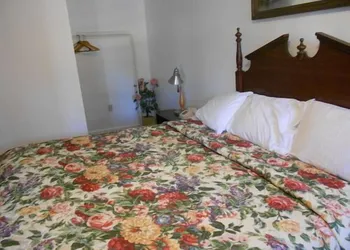 Lamplighter Motel - Clinton, Connecticut hotel thumbnail 5